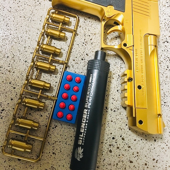Toy 🎯🔫Gold Desert Eagle 50cal style Shell Ejection (Soft Bullet) Toy Gun - Picture 12 of 15